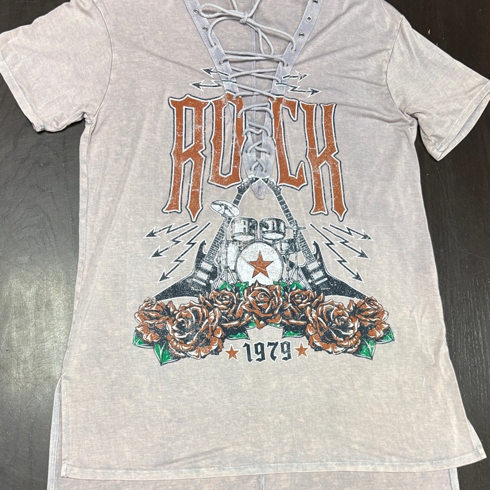 T Party Fashion Gray Rock Graphic Lace-Up Tee